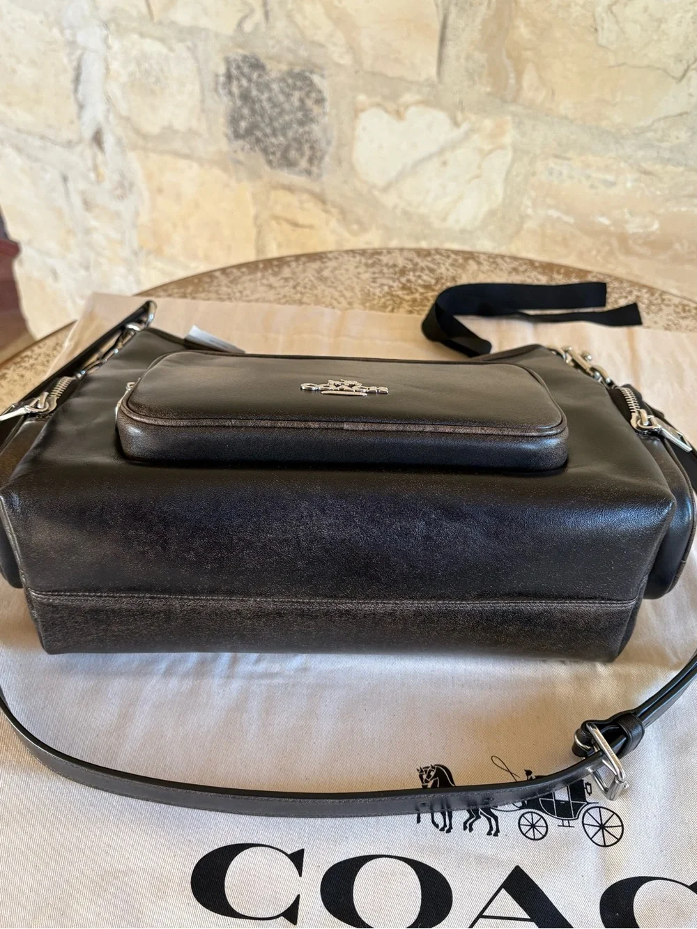 Coach compact black